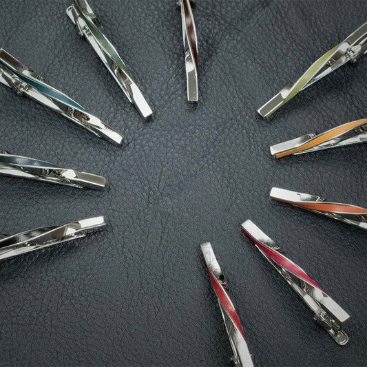 ツイストネクタイピン 本革はめ込み