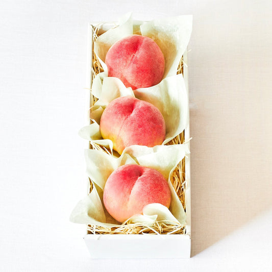 加納岩の桃 3玉