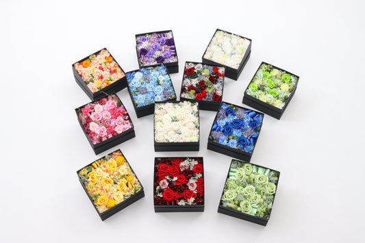 誕生石カラーのプリザーブドフラワーボックス/8月ペリドット