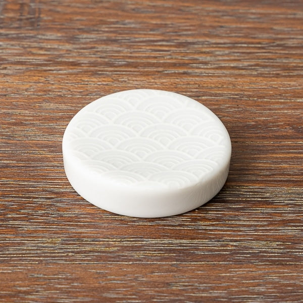 AKOMEYA TOKYO/ 美濃焼晋山窯 和紙染 箸置 青海波