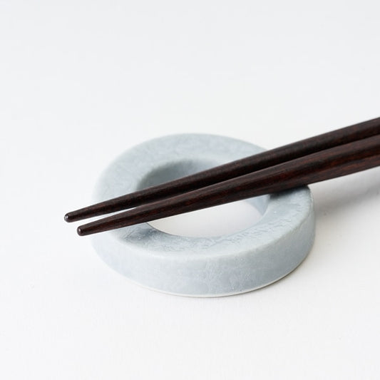 AKOMEYA TOKYO/ リング箸置き 吹釉グレー彩