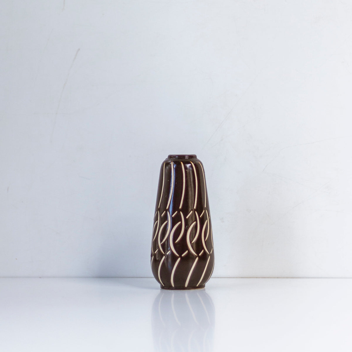 Dark brown Ceramic Vase, Peru